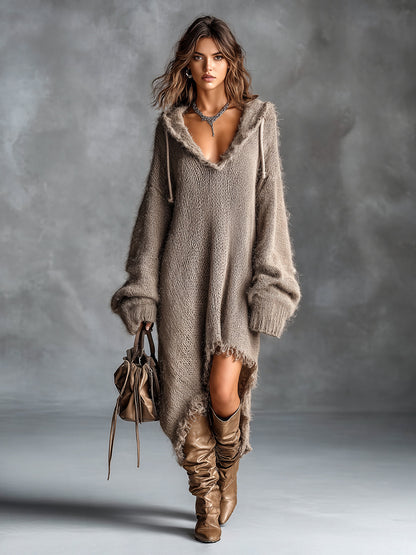Florelle | Robe midi oversize, en maille douce, avec capuche, manches longues, ourlet asymétrique et bords non finis