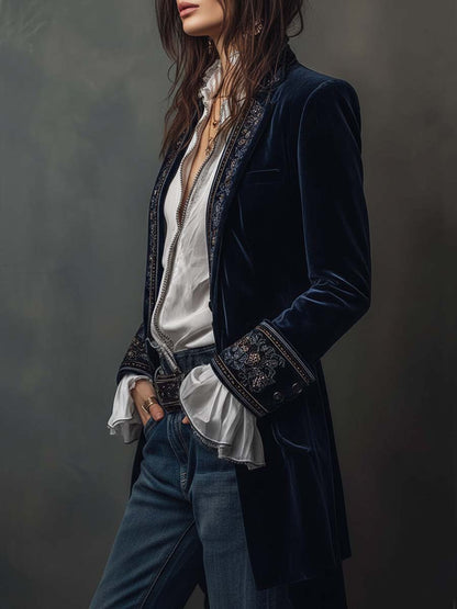 Arya | Veste longue vintage en velours de polyester bleu marine brodée