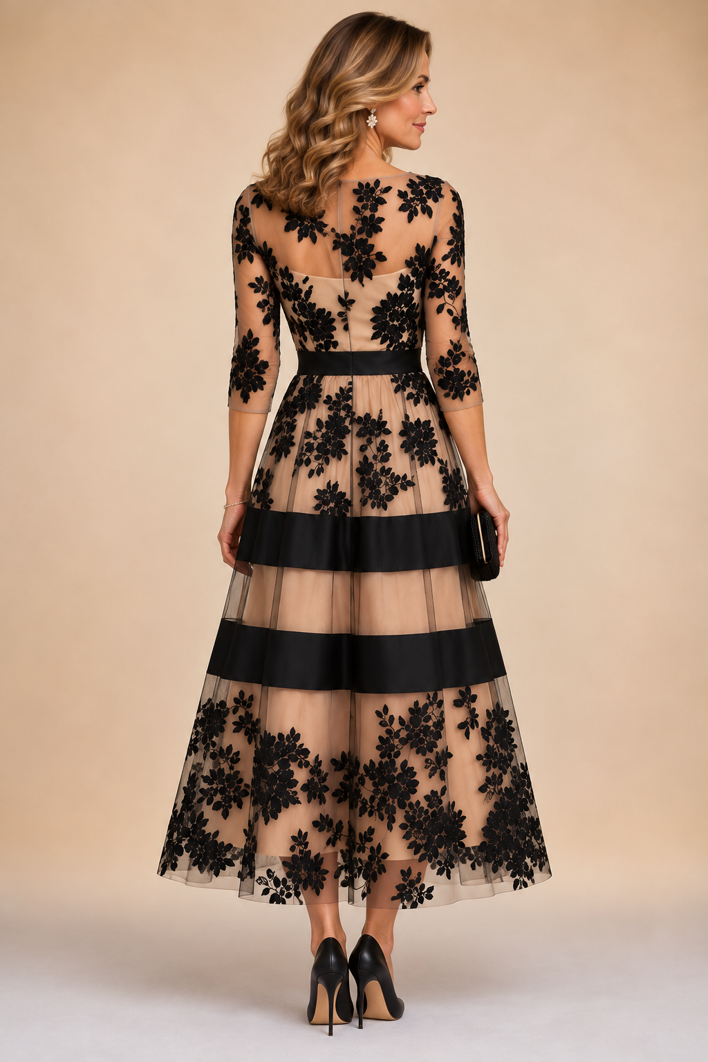 Marie-Fleur · Robe mi-longue de soirée en dentelle à motifs floraux