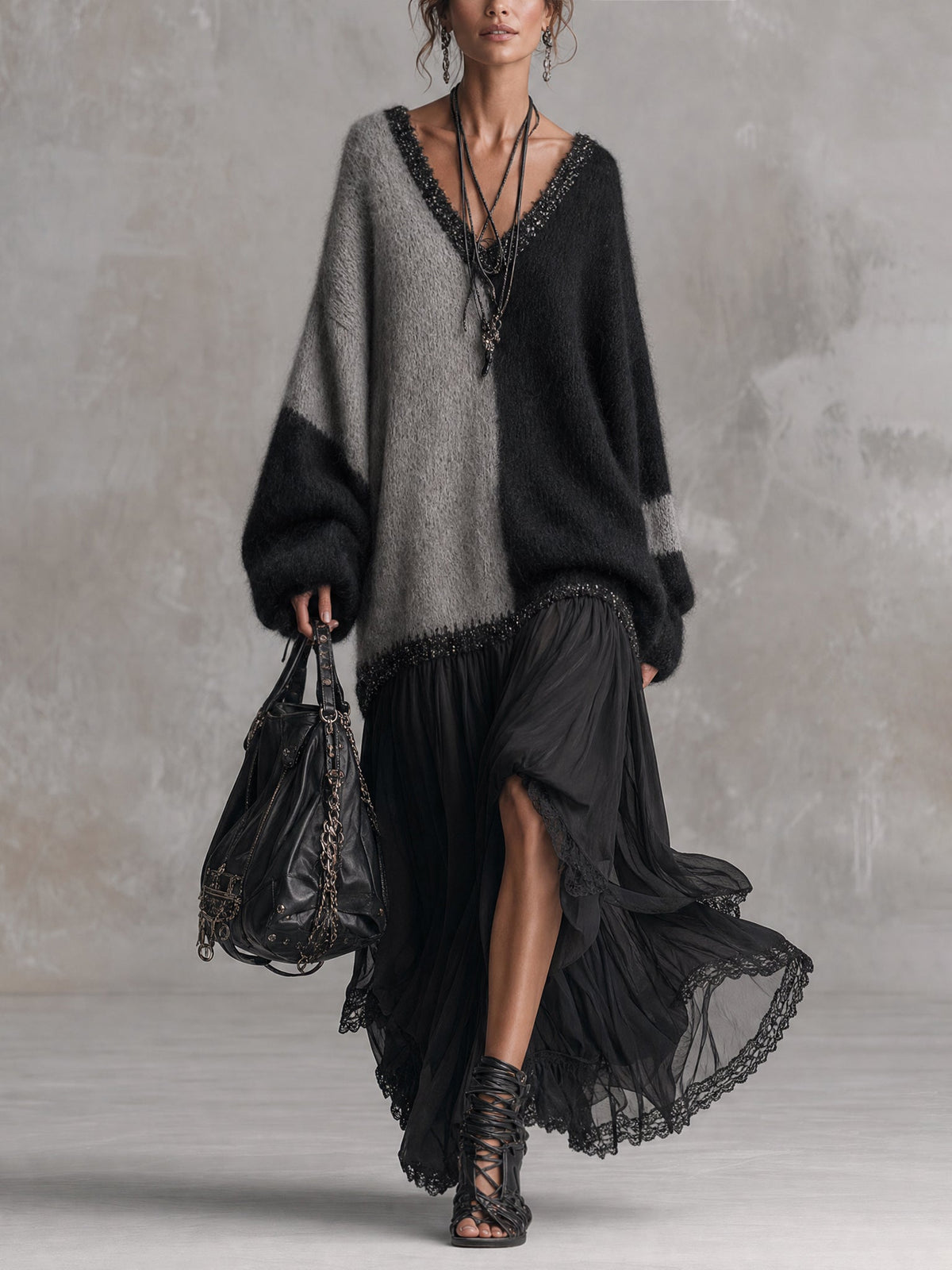 Capucine | Robe longue oversize en maille, effet patchwork de mousseline noire et grise