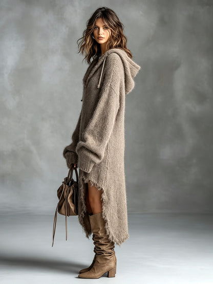 Florelle | Robe midi oversize, en maille douce, avec capuche, manches longues, ourlet asymétrique et bords non finis
