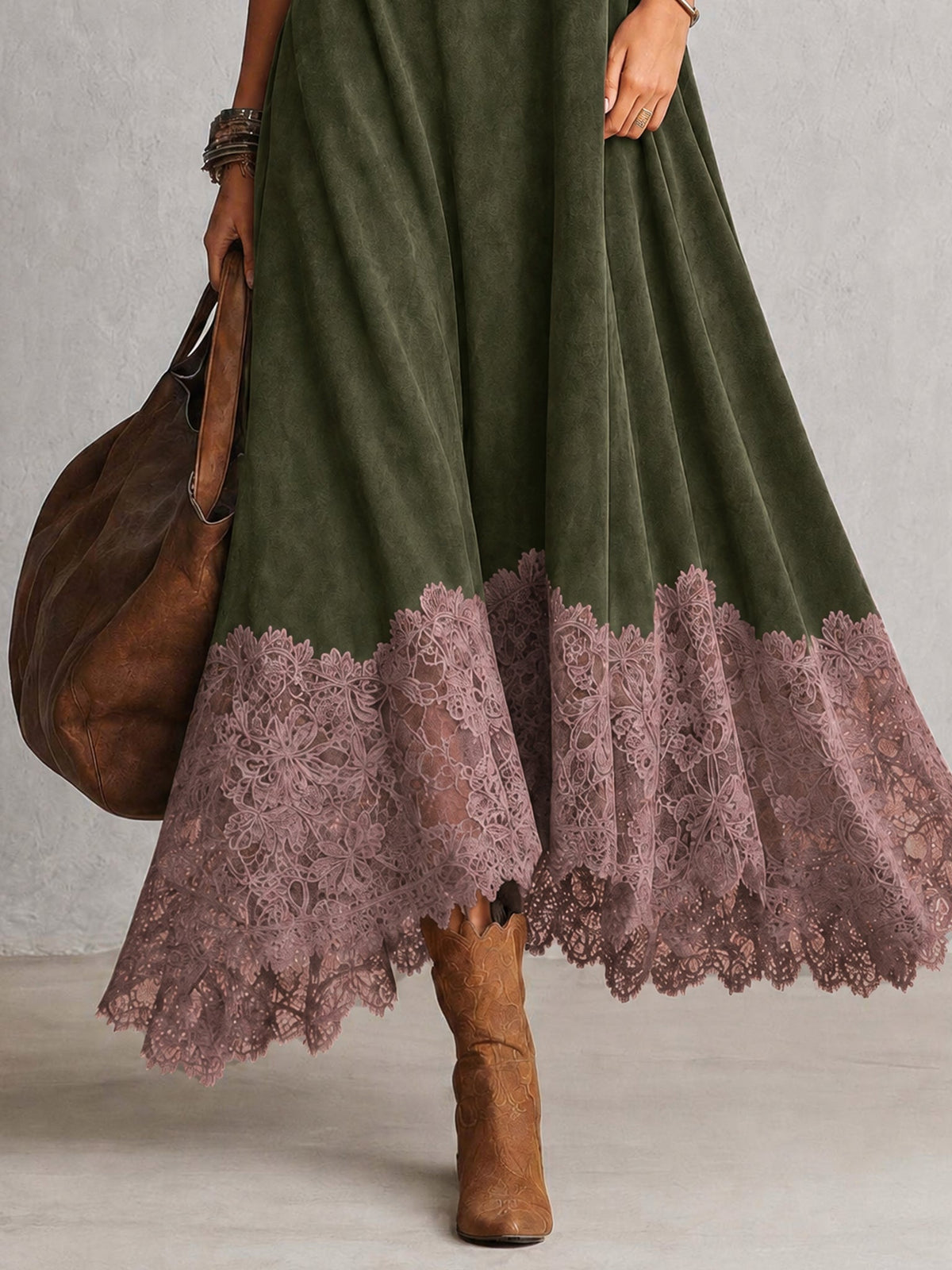 Solène | Robe longue à manches longues et ourlet en dentelle, effet daim marron vintage