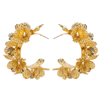 Dara | Boucles d'oreilles en C motif floral