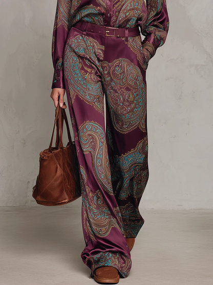 Rosalie | Ensemble composé d'une chemise à manches longues en satin à imprimé Paisley bordeaux-violet et d'un pantalon à jambes larges (avec ceinture)