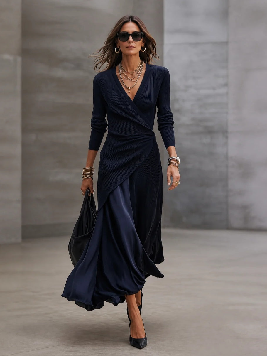 Sabine | Robe longue portefeuille avec jupe en satin, bleu marine