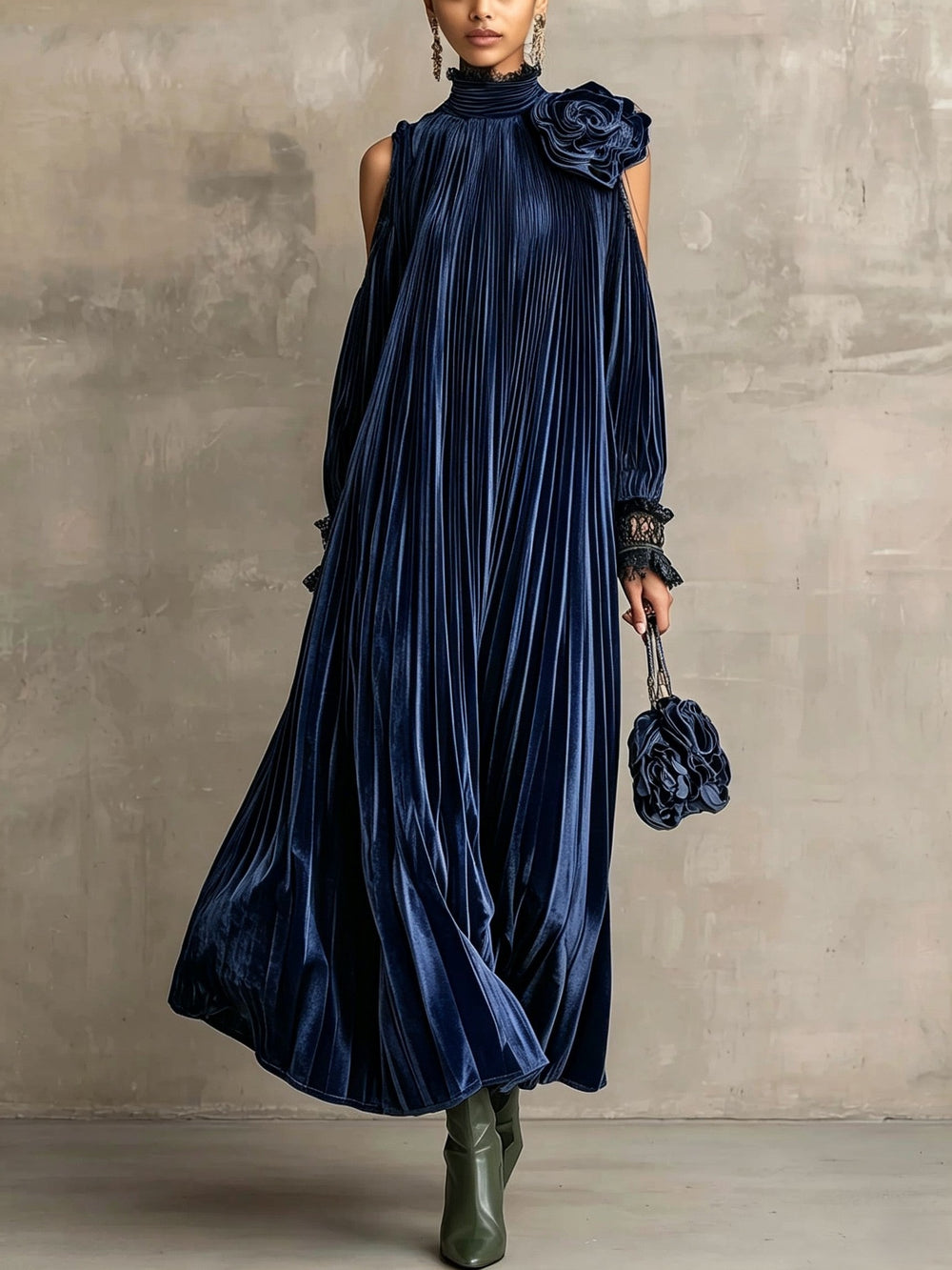 Katell | Robe longue plissée avec motif floral sur les épaules
