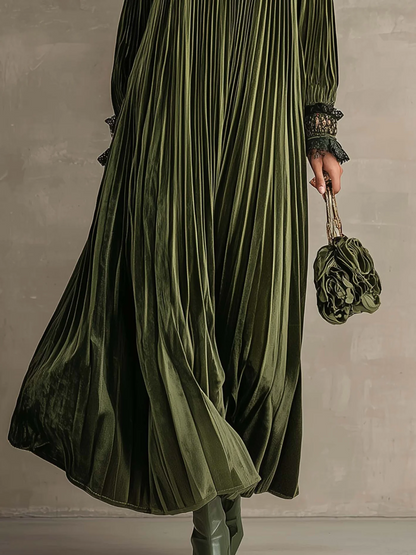 Katell | Robe longue plissée avec motif floral sur les épaules