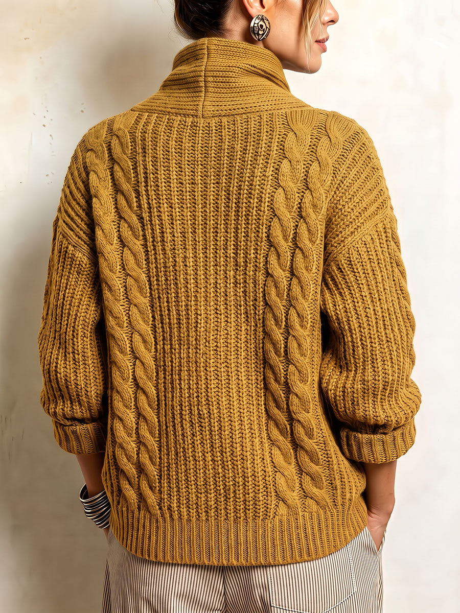 Tullia | Cardigan en maille torsadée à fermeture asymétrique, couleur moutarde