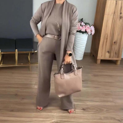 Iris |  Élégant ensemble 3 pièces composé d'un long cardigan, d'un haut et d'un pantalon